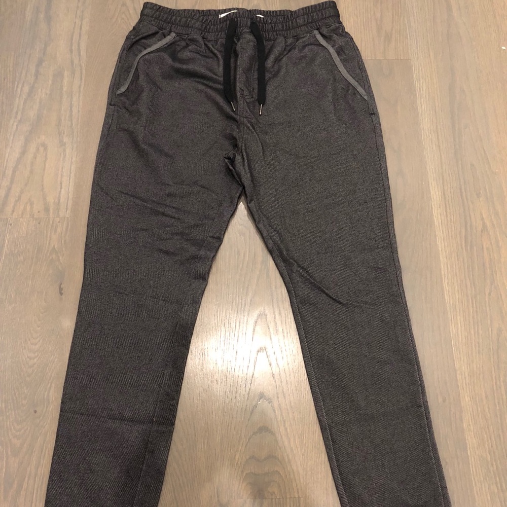 Men’s A/Jeans black joggers